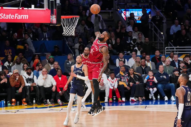 יותר עניין ב-2025? (Kyle Terada/Reuters) לברון ג'יימס מטביע במשחק אולסטאר ה-NBA