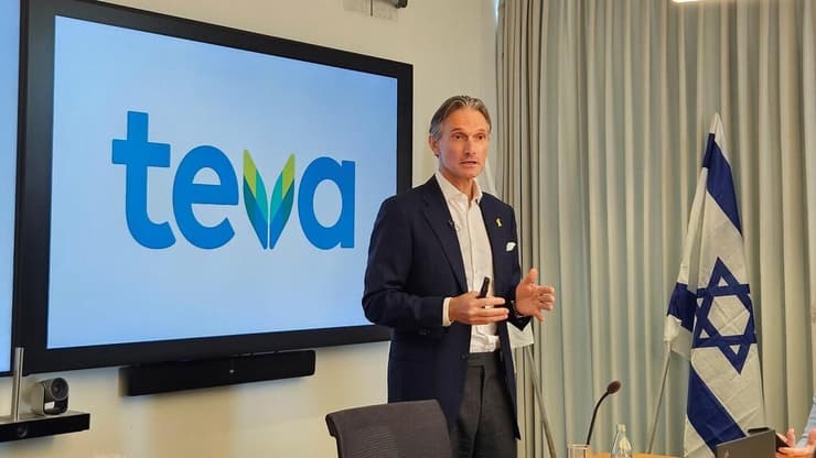 ריצ'רד פרנסיס, נשיא ומנכ"ל טבע (צילום דוברות טבע) ריצ'רד פרנסיס, נשיא ומנכ"ל טבע, במפגש העיתונאים