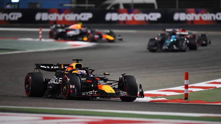 מקס ורסטאפן במירוץ פורמולה 1 בבחריין