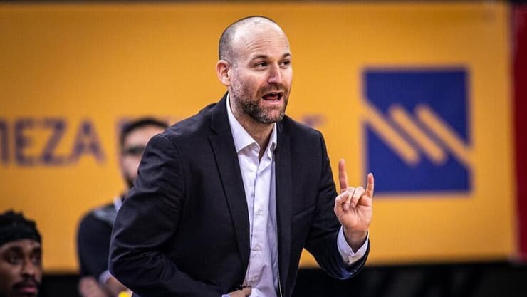 מאמן הפועל חולון עמית שרף