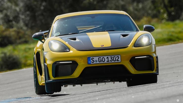 פורשה קאיימן GT4 RS