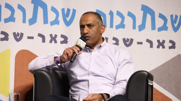 תא"ל דדי שמחי, אב שכול ונציב כבאות והצלה לשעבר, באירוע שבת תרבות בבאר שבע 