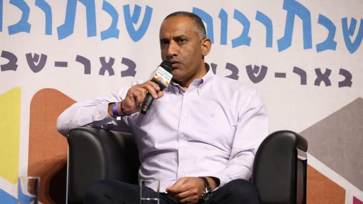תא"ל דדי שמחי, אב שכול ונציב כבאות והצלה לשעבר, באירוע שבת תרבות בבאר שבע 