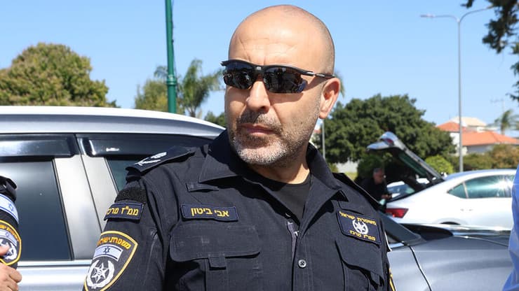 לא ימונה לסמפכ"ל. ניצב ביטון (צילום: שאול גולן) אבי ביטון מפקד מחוז מרכז משטרת ישראל