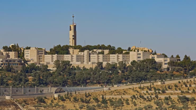 האוניברסיטה העברית 