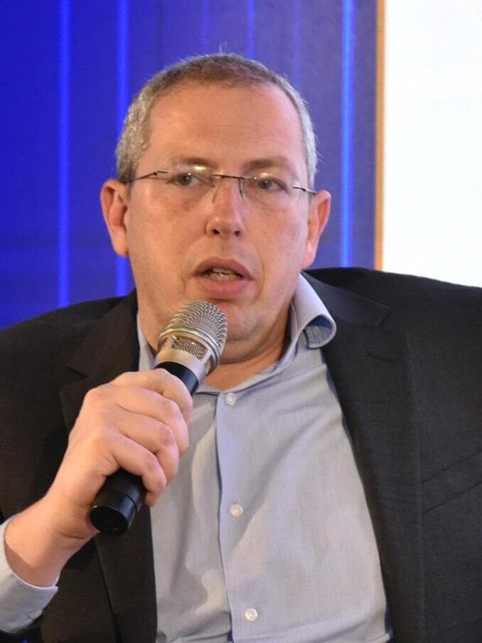 מנהל רשות המיסים שי אהרונוביץ בכנס השמאים באילת