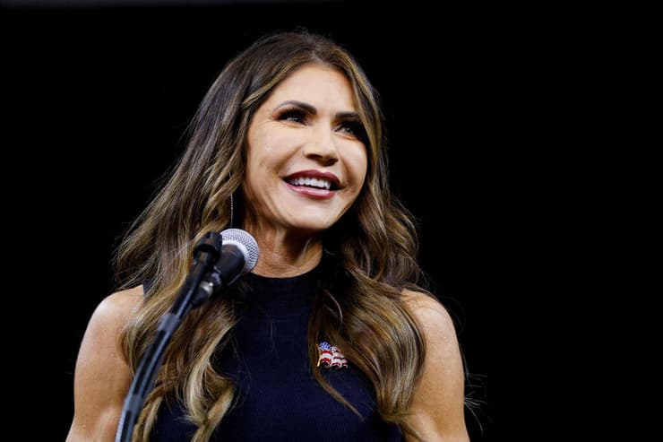 כריסטי נואם. העלות הממוצעת לגירוש מהגר כיום: 17,121 דולר (צילום: REUTERS/Jonathan Ernst/File Photo) כריסטי נואם