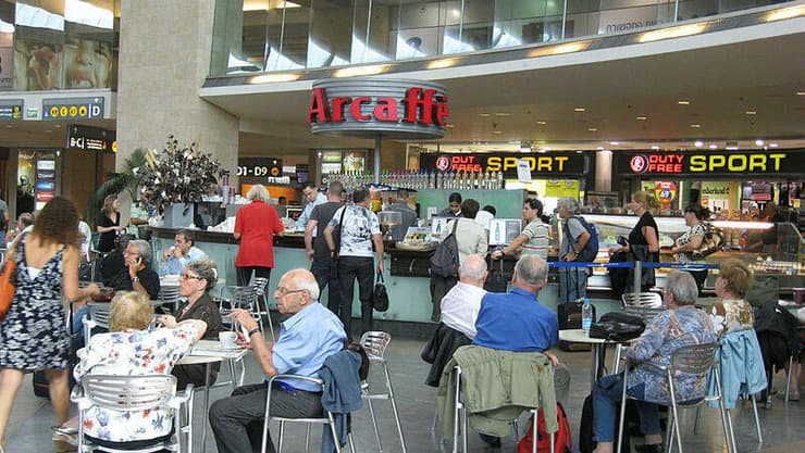 מתחם האוכל והדיוטי פרי בנתב"ג