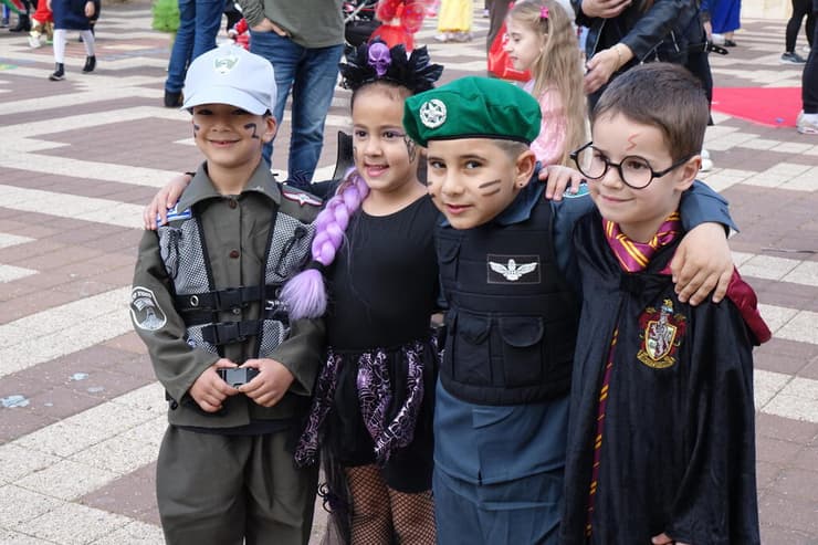 חגיגות פורים בבית ספר אתרים בראשון לציון