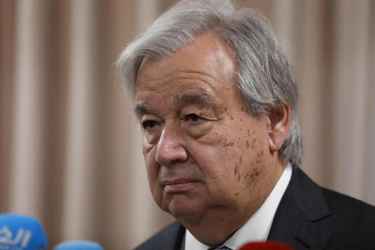 אנטוניו גוטרש מזכ"ל ה או"ם ב בית ספר של אונר"א ב עמאן ירדן