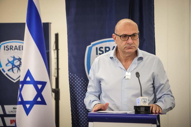 יו"ר ההתאחדות לכדורגל שינו זוארץ