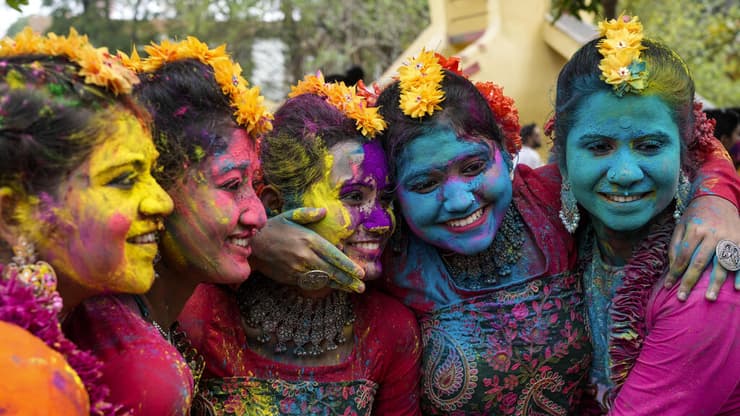 חגיגות פסטיבל ההולי בקולקטה