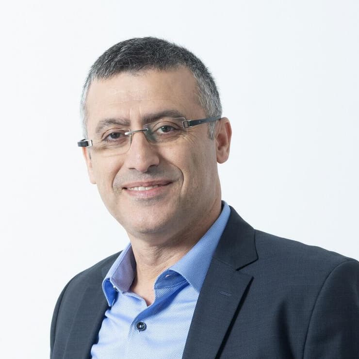 אבי בן אסאייג, מנכ"ל קבוצת אסם נסטלה (איציק שוקל) אבי בן אסאייג