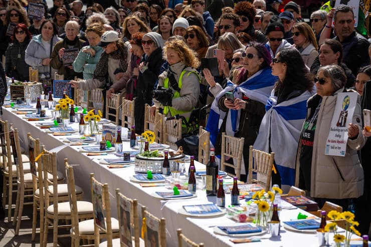 שולחן לילה הסדר בלונדון בריטניה למען החטופים