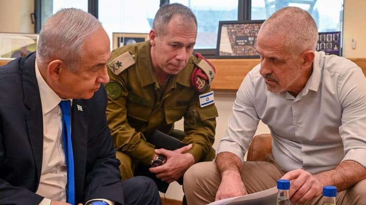 רה"מ נתניהו, ראש השב"כ לשעבר בר והמזכ"צ לשעבר גיל. אפריל 2024 (צילום: קובי גדעון, לע"מ) בנימין נתניהו, דדי ברנע ורונן בר