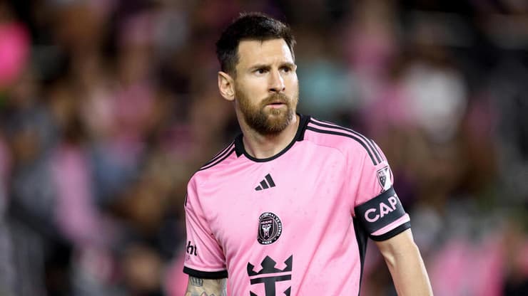 יחזור לקאמפ-נואו? מסי במדי מיאמי (Nathan Ray/Reuters) שחקן אינטר מיאמי לאו מסי