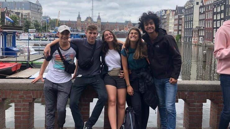 הירש, תמרה, ענר והחברים