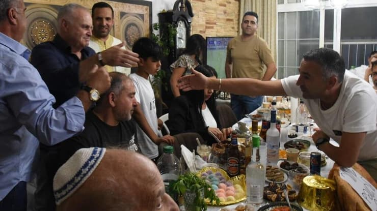 מימונה בצפת (צילום: אביהו שפירא) מימונה בבית משפחת אלבז בצפת