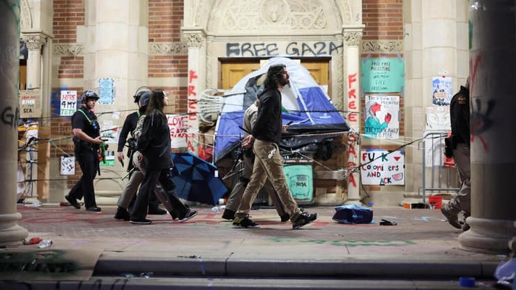 מעצר מפגינים פרו פלסטינים באוניברסיטת קליפורניה