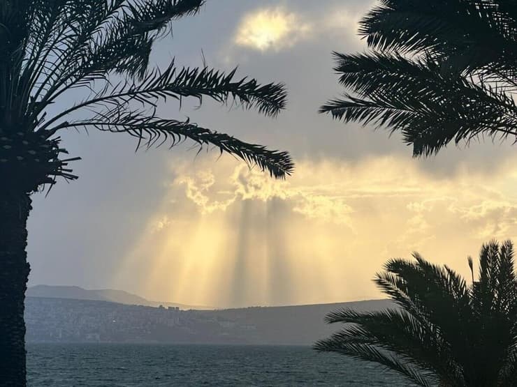 שקיעה בעין גב