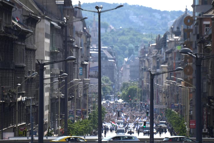 מצעד החיים בבודפשט (צילום: Ferenc ISZA / AFP) מצעד החיים בבודפשט