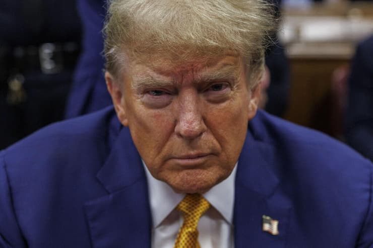 דונלד טראמפ בית משפט מנהטן ניו יורק דמי שתיקה ל סטורמי דניאלס