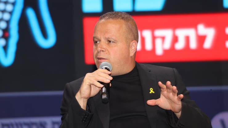 תומר גלאם (צילום: יריב כץ) תומר גלאם בוועידת "האנשים של המדינה"