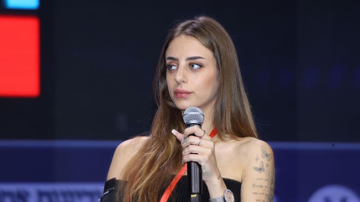 מייה שם בוועידת "האנשים של המדינה"