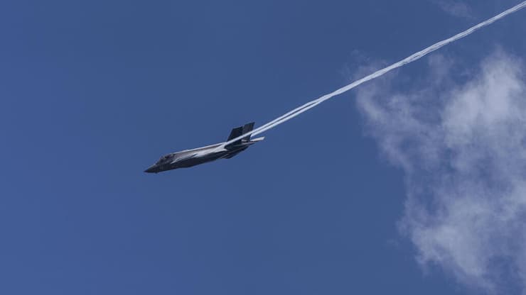 התוכנית הייתה לתקוף לפני כשבוע וחצי. מטוס F-35 (צילום: AP Photo/Ohad Zwigenberg) מטוס F-35