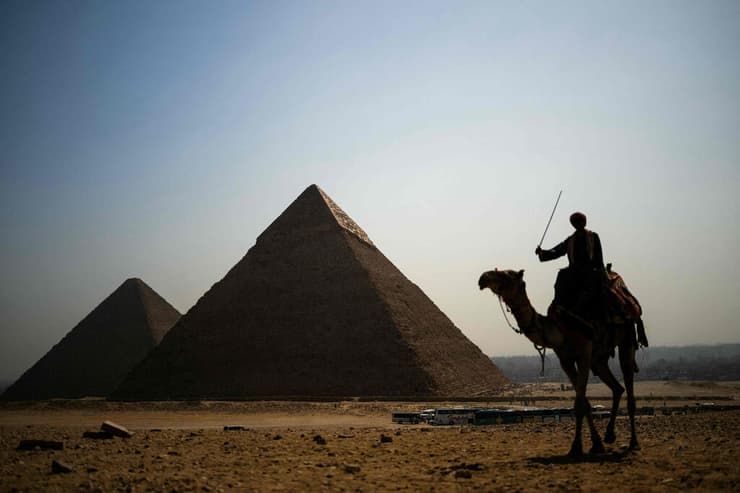 פירמידות באזור גיזה (צילום: Jewel SAMAD / AFP) פירמידות באזור גיזה