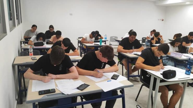 תלמידי שדרות במבחן