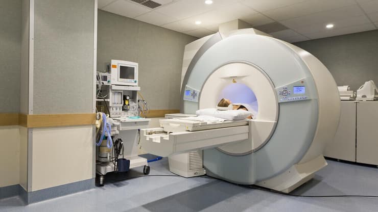 מכשיר CT. אילוסטרציה (צילום: shutterstock) מכשיר CT מכשיר דימות