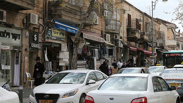 שכונת מאה שערים בירושלים (צילום: אלכס קולומויסקי) שכונת מאה שערים