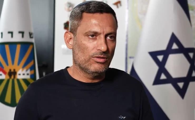 אלון דוידי, רן קוניק, יריב סנדלון