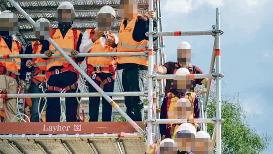 עובדי בניין הודים שהגיעו לישראל (צילום: אביגיל עוזי) עובדים הודים