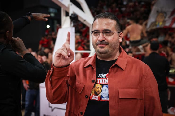 על סף איבוד סבלנות. ינאי (צילום: עוז מועלם) ינאי