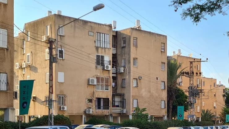 רחוב לאה גולדברג ב פתח תקווה  