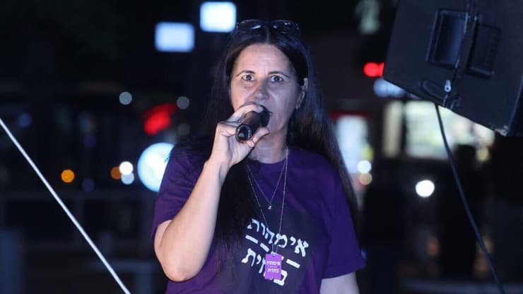 ״המדינה היחידה שעושה סלקציה בין אזרחים״. איילת השחר סיידוף (צילום: מוטי קמחי) איילת השחר סיידוף בעצרת חירום נגד חוק הפטור מגיוס לקראת הכרעת בג"צ בתל אביב