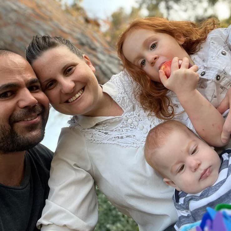 ירדן ביבס עם אשתו שירי ז"ל וילדיו, אריאל וכפיר ז"ל. (צילום: באדיבות המשפחה) משפחת ביבס חוגגת את שבועות אשתקד