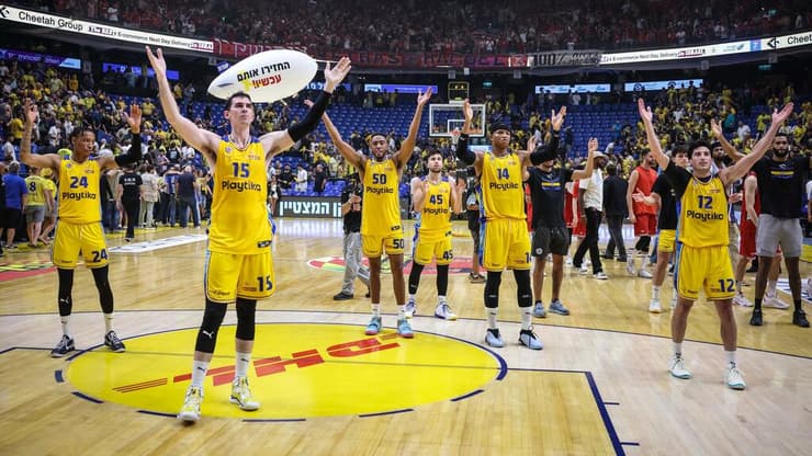 משחקי היורוליג ישובו לישראל? שחקני מכבי ת"א (צילום: עוז מועלם) שחקני מכבי ת"א