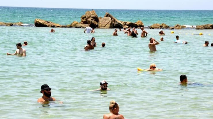 חוף הסלע בבת ים (צילום: קובי קואנקס) חוף הסלע בבת ים