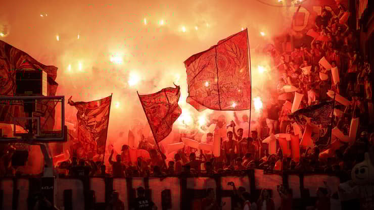 אוהדי האולטראס (צילום: עוז מועלם) הפועל ת"א - מכבי ת"א