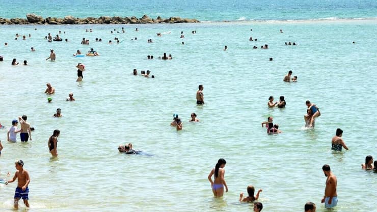 חוף הסלע בבת ים