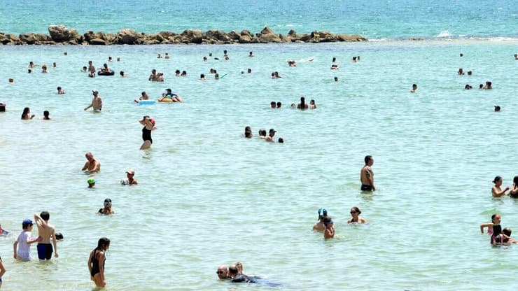 חוף הסלע בבת ים