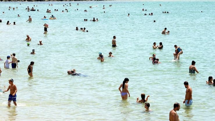 חוף הסלע בבת ים (צילום: קובי קואנקס) חוף הסלע בבת ים