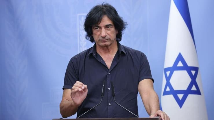 "אתמול עוד התפללתי שהוא חי". אלי, אביו של עידן שתיוי (צילום: אלכס קולומויסקי) אלי שתיוי, אביו של החטוף עידן שתיוי, בישיבת הסיעה ש עתיד