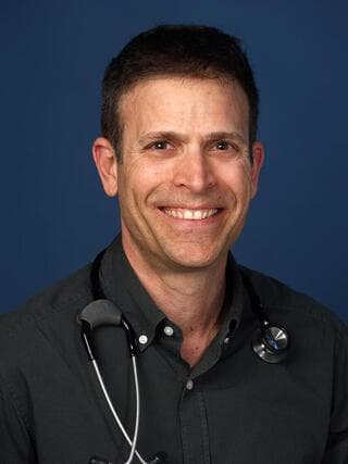 פרופ' אייל לשם מומחה למחלות זיהומיות