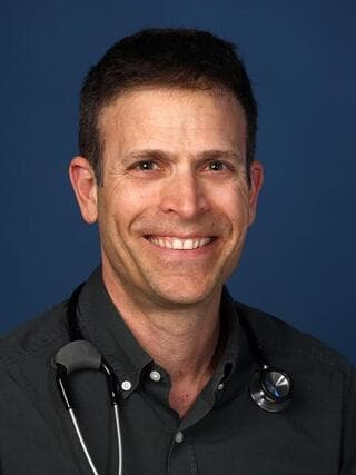 פרופ' אייל לשם מומחה למחלות זיהומיות