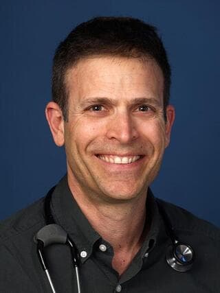 פרופ' אייל לשם מומחה למחלות זיהומיות