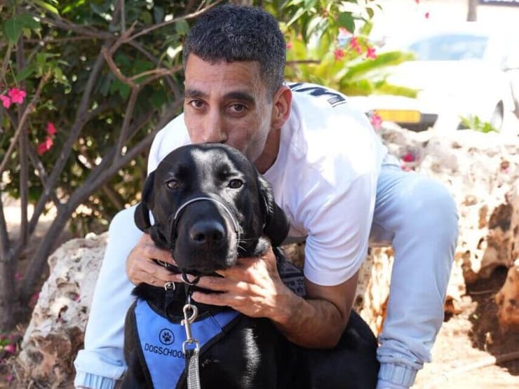 קובי לוי הלום קרב וכלב השרות שלו